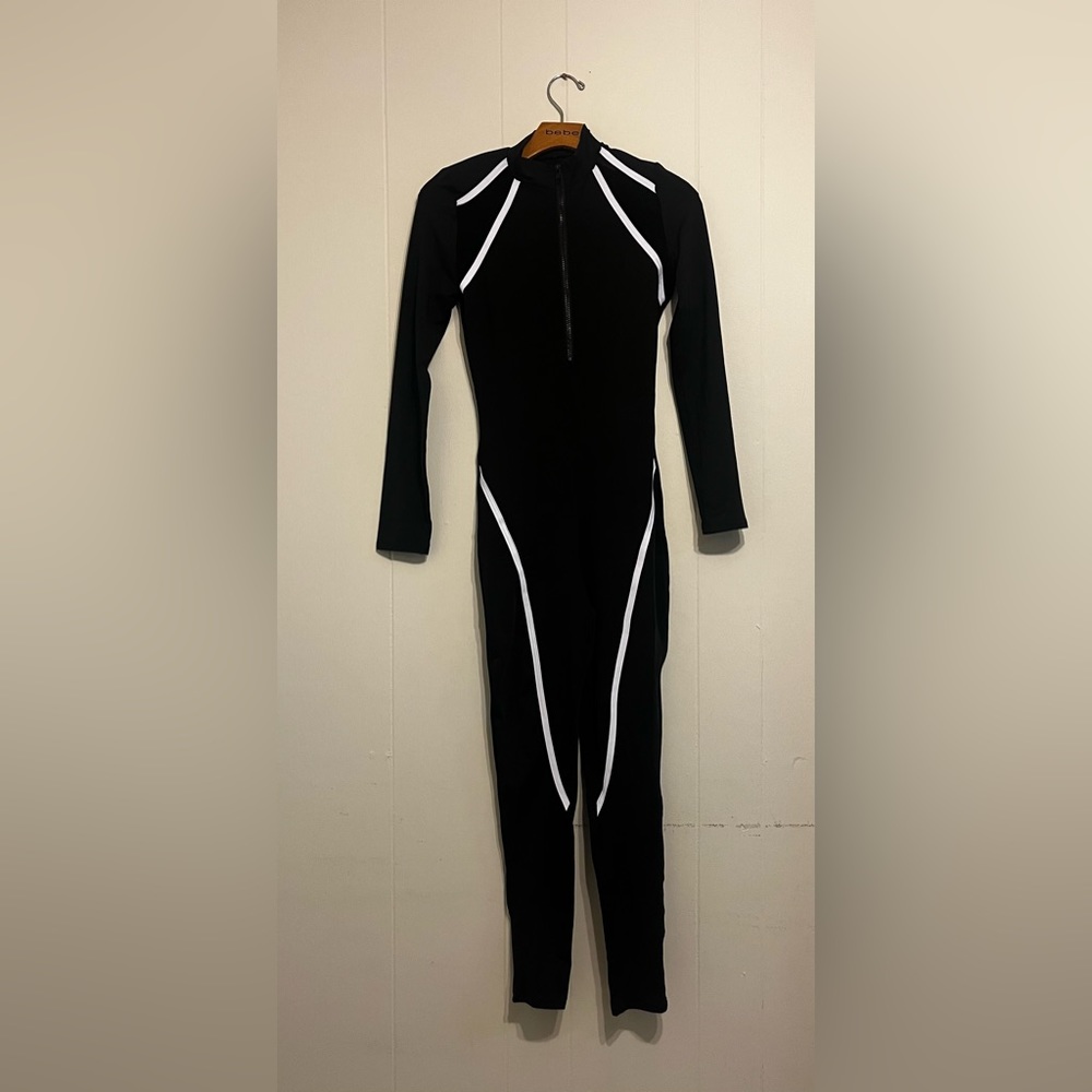 Women’s Bodysuit Jumpsuit Blk & white striped 12” Zip Spandex Long Sleeve